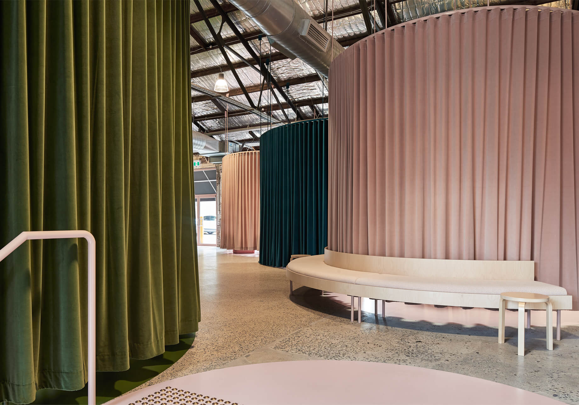 Bresic Whitney, Rosebery