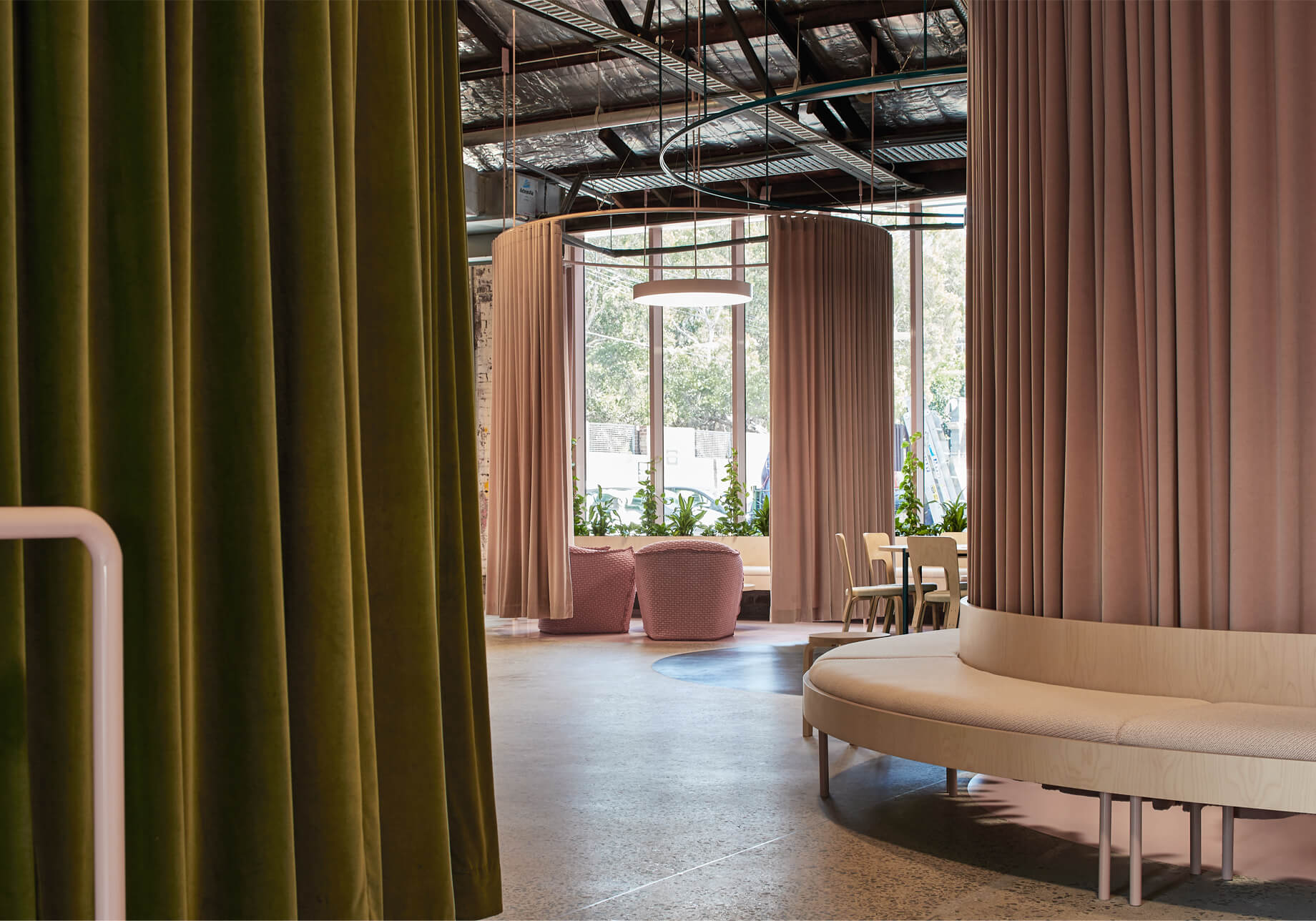 Bresic Whitney, Rosebery