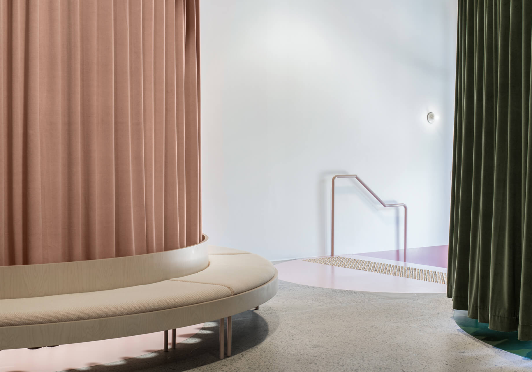 Bresic Whitney, Rosebery