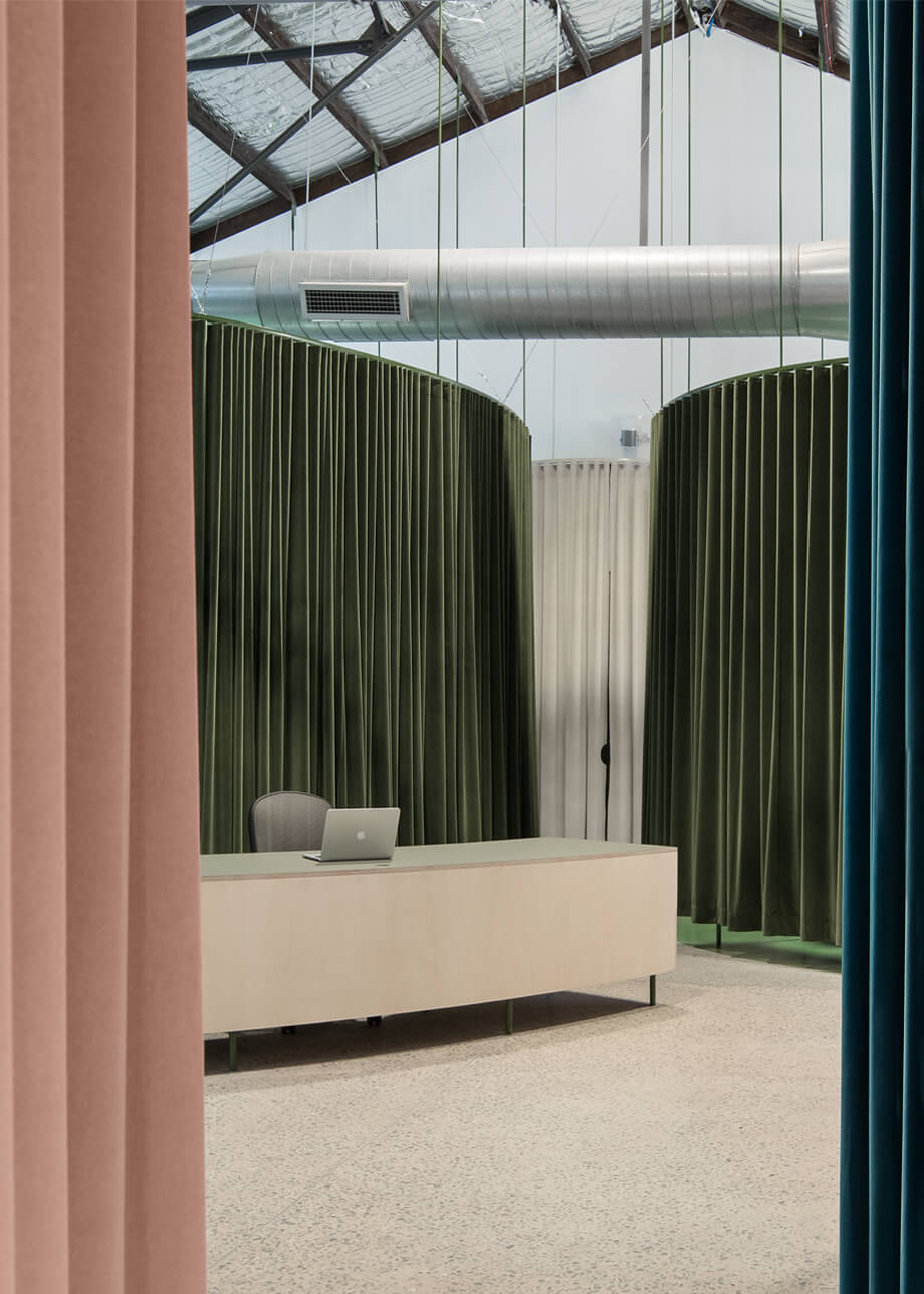 Bresic Whitney, Rosebery