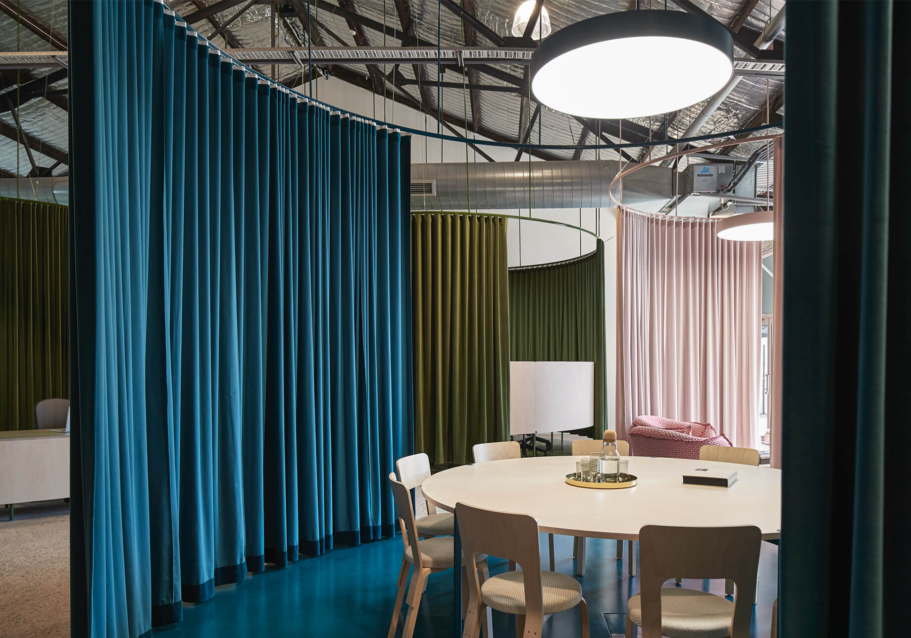 Bresic Whitney, Rosebery