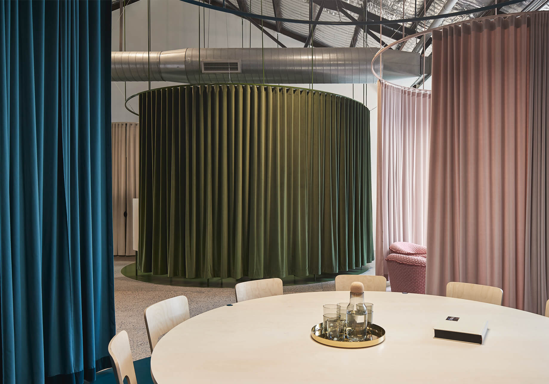 Bresic Whitney, Rosebery