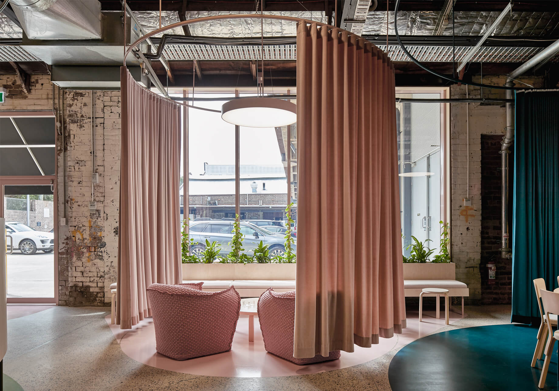 Bresic Whitney, Rosebery