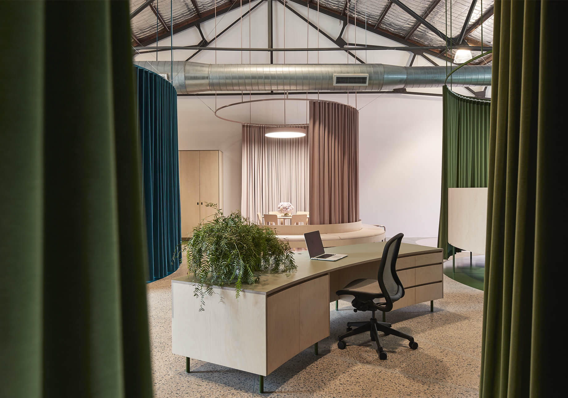 Bresic Whitney, Rosebery