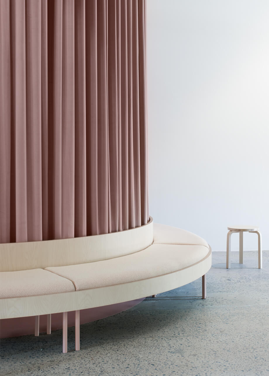 Bresic Whitney, Rosebery